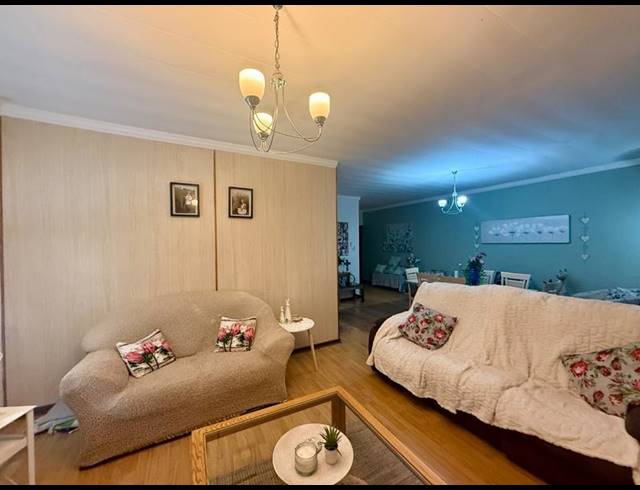 3 BEDROOM TOWNHOUSE FOR SALE IN FLORA GARDENS